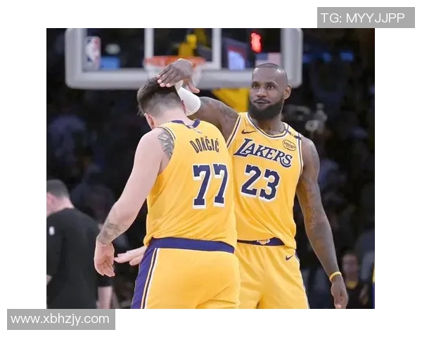 詹姆斯的传奇之路：从天才少年到NBA历史最佳球员的蜕变与成就
