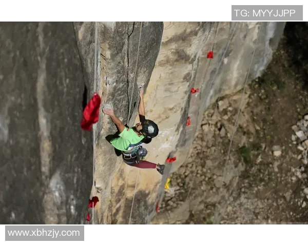 重庆极限运动队在攀岩联赛中以60分稳居积分榜首位 重庆极限运动队在攀岩联赛中以60分稳居积分榜首位