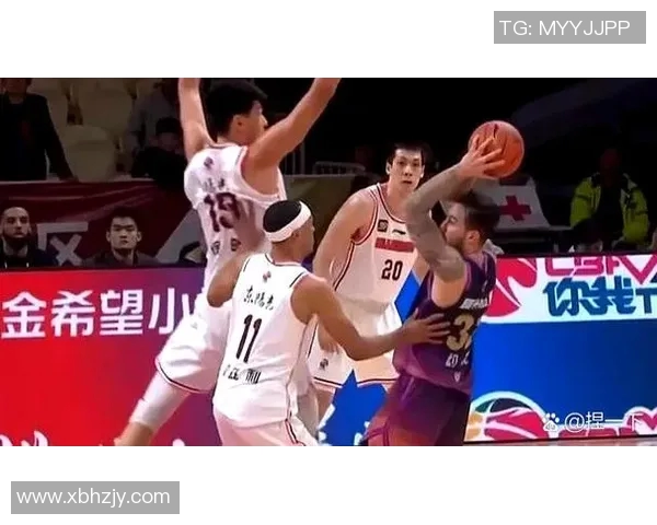 CBA激战上海队迎战同曦队谁能在这场较量中笑到最后